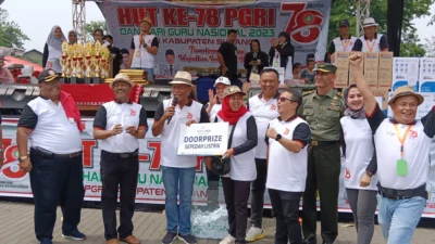 Ribuan Guru di Subang Meriahkan Puncak HUT PGRI ke-78 dan Hari Guru Nasional 