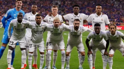 Empat Gol Real Madrid Bungkam Napoli di Santiago Bernabeu
