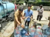 Atasi Kekeringan, Perumda TRS Subang Distribusikan Air Bersih ke Warga Kelurahan Dangdeur