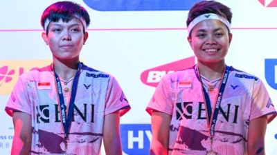 Hasil Final Hylo Open 2023: 2 Wakil Indonesia Raih Runner Up, Apriyani Cedera di Tengah Laga (image from X /@INABadminton)