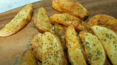 Kreasi Resep Potato Wedges yang Lezat dan Gurih Buat Ngemil (image from screenshot Youtube by mayaki)