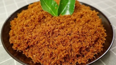 5 Makanan Pakai Serundeng Kelapa: Citarasa Masakan Makin Nikmat (image from screenshot Youtube dapoer iin)