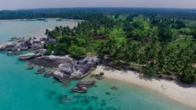 6 Destinasi Pulau Terluar di Indonesia yang Menawarkan Pesona Alamnya