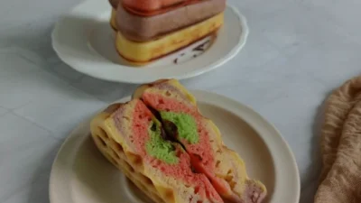 Resep Wafel ala Rainbow Cake Kelezatan Berlapis dalam Setiap Gigitan