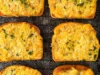 Jangan Sampai Ketinggalan, Garlic Cheese Bread Bisa Menjadi Camilan Tahun Baru yang Menggugah Selera (Image From: The Cookie Rookie)