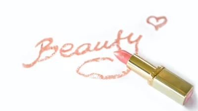 Tips Memilih Lipstik untuk Korean Look yang Tampak Segar, Natural, dan Imut (Image From: Pexels/monicore)