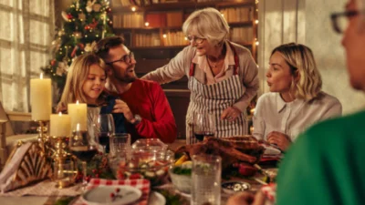 Cara Seru Merayakan Natal yang Bisa Kamu Lakukan Bersama Keluarga (Image From: iStock)