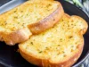 Icip-icip Resep Garlic Bread Sederhana Pake Roti Tawar yang Rasanya gak Kaleng-kaleng (Image From: Home. Made. Interest.)