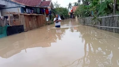 Warga Karangligar Keluhkan Penyakit Akibat Banjir
