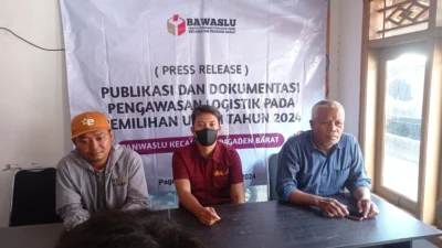 Cegah Surat Suara Tertukar, Panwascam Pagaden Barat Gelar Press Release Pengawasan Logistik Pemilu 2024
