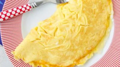 Bikin Telur Dadar Keju yang Gurih buat Temen Nasi, Kreasi Telur yang Beda! (Image From: Epicurious)