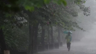 Potensi Cuaca Ekstrem dan Bencana Hujan Badai. (Sumber Foto: Jakarta Globe)