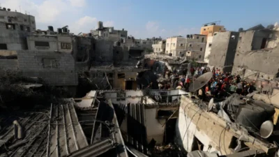 Israel Menyerang Khan Younis di Gaza Selatan, Pengepungan Terhadap Staf Medis (Image From: Al Jazeera)