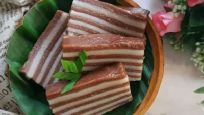 Resep Kue Lapis Coklat untuk Sajian Camilan Keluarga, Manis dan Legit! (Image From: Yummy App)