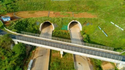 Terowongan Kembar Tol Cisumdawu Retak, CKJT Pastikan Aman Dilalui