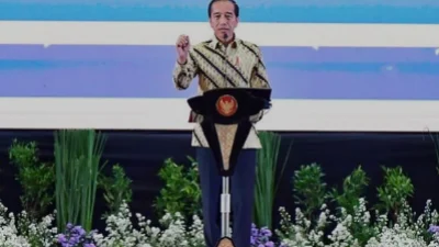 Jokowi Kaget Lulusan S2 dan S3 Indonesia 0,45 Persen Kalah dengan Negara Tetangga Kita Malaysia dan Vietnam