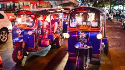 Tips Murah Naik Tuk-tuk di Thailand, Transport Tradisional Favorit Wisatawan!