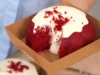 Resep Red Velvet Lava Cake ala Luvita Ho. (Sumber Foto: Tangkapan Layar Channel YouTube Luvita Ho)