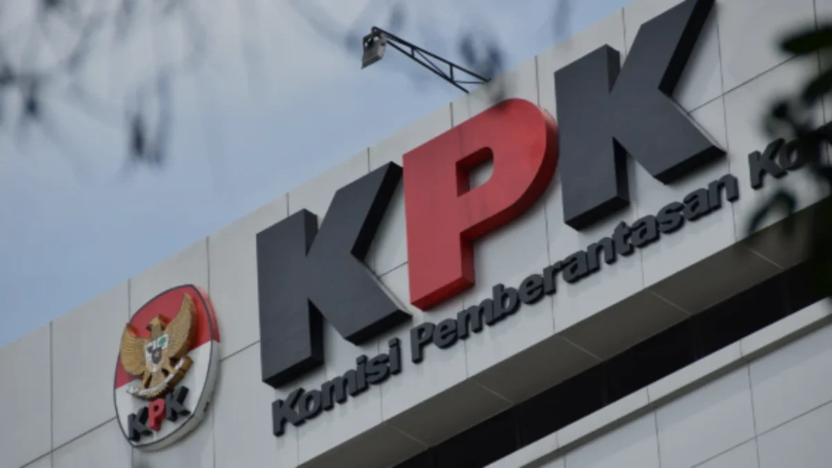 IPW Laporkan Ganjar Pranowo ke KPK Terkait Gratifikasi
