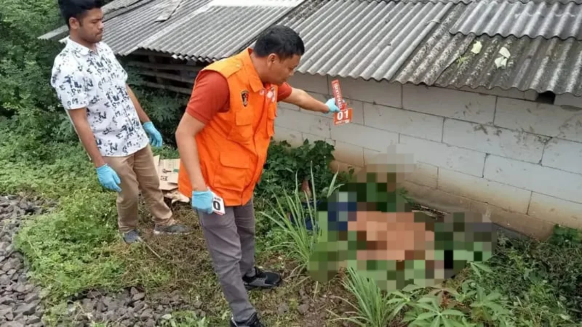 Diduga Tersambar Kereta Api, Seorang Pria Ditemukan Tewas di Tanjungpura Karawang