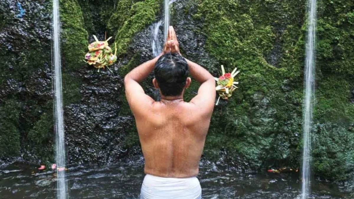 Ini Dia Tujuan Melukat, Upacara Spritual Bali yang Berguna untuk Ketenangan Hati